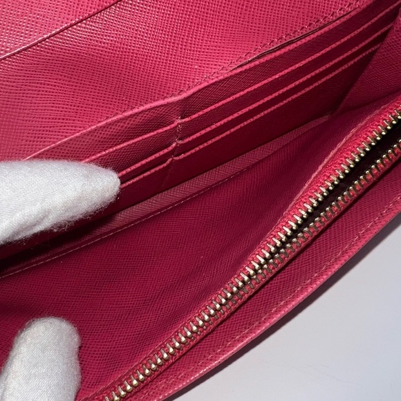 ♥️PRADA RED Saffiano Metal Calfskin Leather Continental/Long Wallet | PRELOVED♥️ - Picture 16 of 16